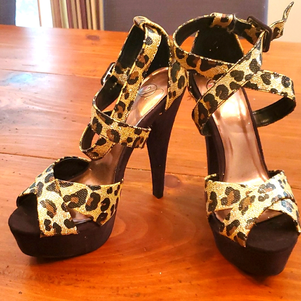 New without box leopard wild diva heels
